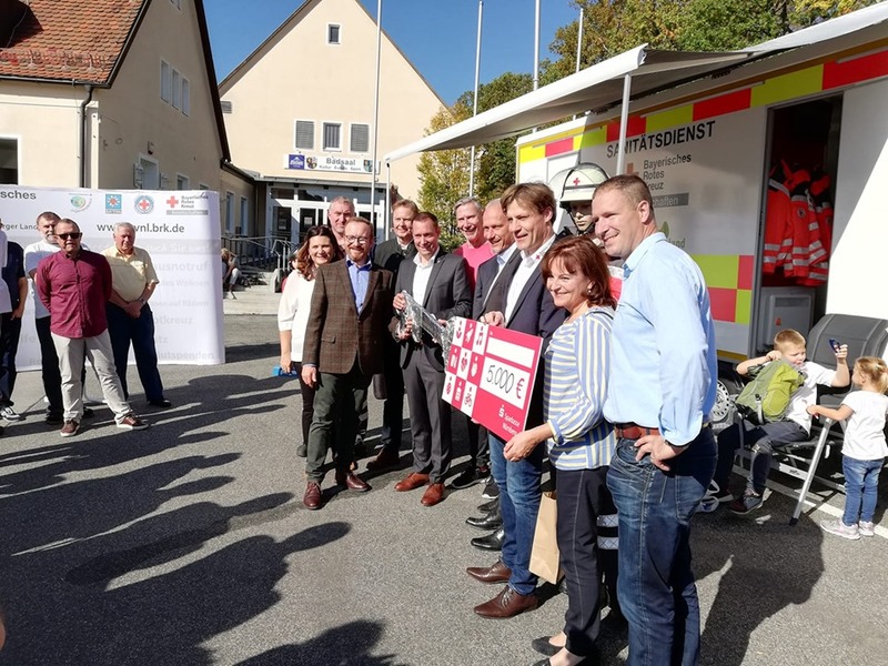 Im Rahmen des Tags der Regionen in Schnaittach wurde heute die neue mobile Sanit�tsstation dem BRK �bergeben.