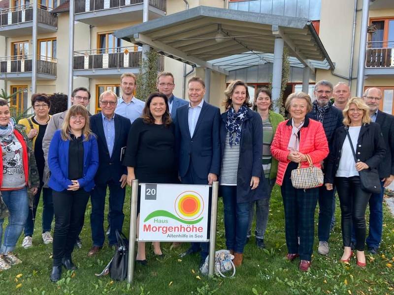 Wie den Pflegeberuf attraktiver machen? Das ist der CSU und mir ein gro�es Anliegen. 

Danke f�r interessante Einblicke an Herrn Schuster und Herrn Liehr und das offene Gespr�ch zu vielen Themen wie Fachkr�ftemangel in der Pflege, B�rokratieabbau und Pflege-T�V. Gemeinsam bleiben wir dran! 
