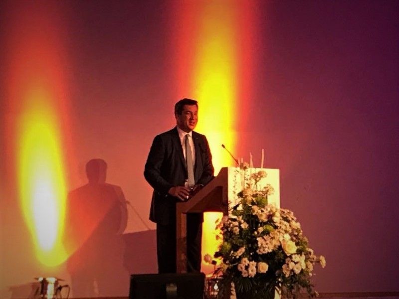 Auch der Bayerische Ministerpr�sident war zu Gast. Dr. Markus S�der w�hrend seiner Ansprache. 