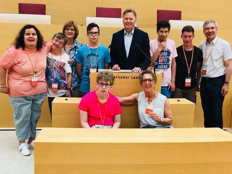 Delegation der Abschlussklasse 2018. Tolle junge Leute, wissbegierig und sehr interessiert. Meine besten W�nsche begleiten sie auf dem weiteren Lebensweg!