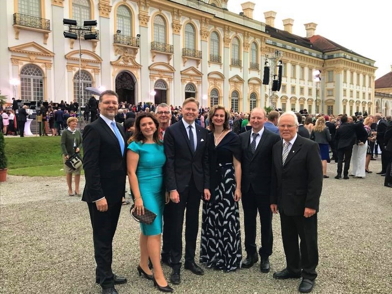 Gemeinsam mit meinen diesj�hrigen Eine sch�ne Veranstaltung mit meinen G�sten, unserer stv. Landr�tin Cornelia Trinkl, unserer Kreisb�uerin Marion Fischer und Helmut Buchner, Begr�nder der Eppelein-Festspiele Burgthann.