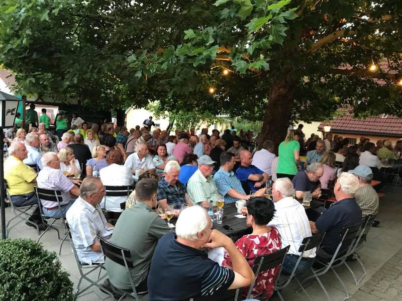 Der Biergarten in Entenberg war gut besucht. 