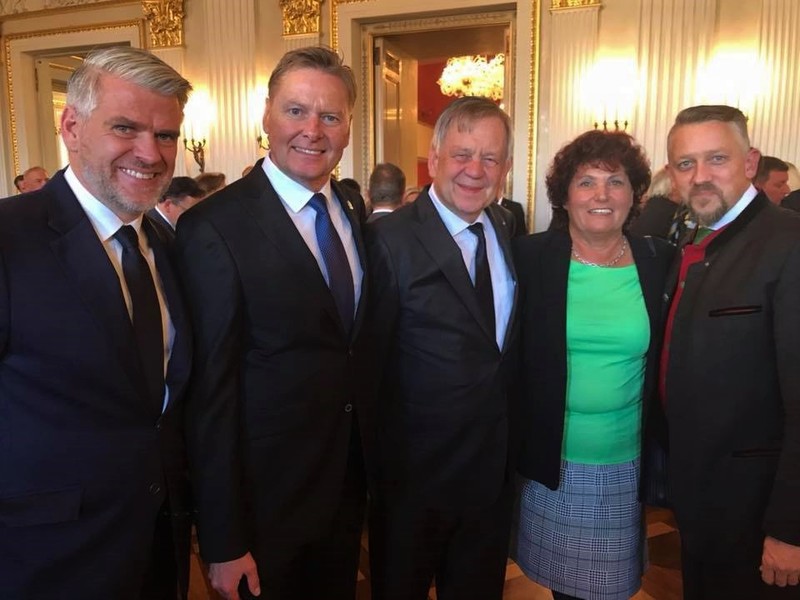 Unterwegs mit meinen Kollegen: Stefan Vogel, Karl Freller, Ingrid Hecker und Thomas Huber. 