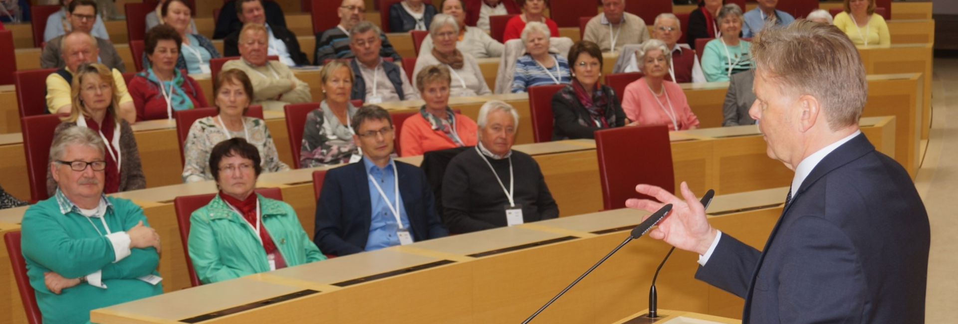 &nbsp;<strong>Besuch von G&auml;sten aus dem Stimmkreis im Landtag</strong>