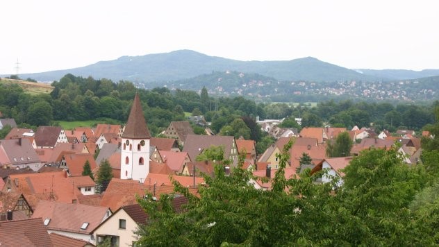Happurg und Hersbruck (im Hintergrund) erhalten wie 19 von 27 Kommunen im Nrnberger Land im Rahmen des kommunalen Finanzausgleichs fr 2018 finanzielle Leistungen des Freistaats Bayern